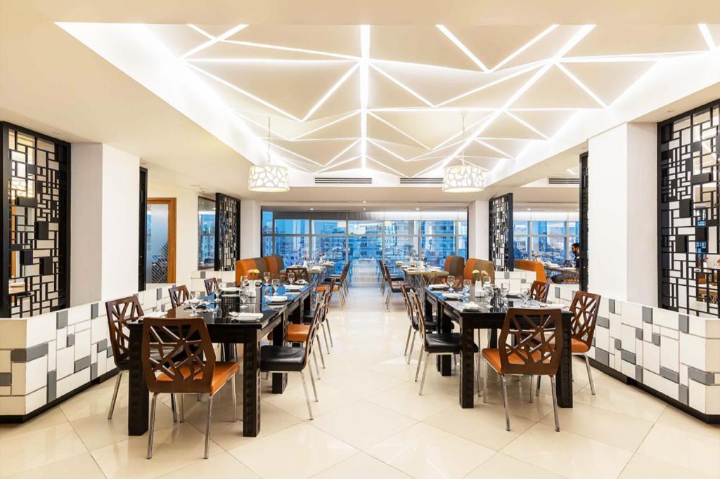 Dhaka Regency Hotel & Resort Екстер'єр фото