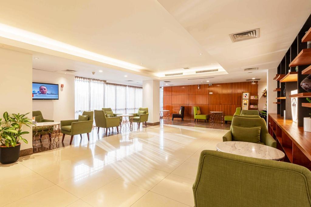 Dhaka Regency Hotel & Resort Екстер'єр фото