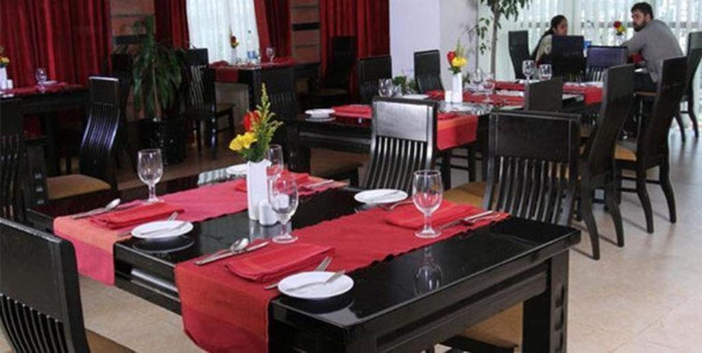 Dhaka Regency Hotel & Resort Екстер'єр фото