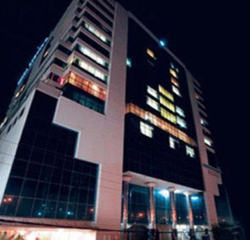 Dhaka Regency Hotel & Resort Екстер'єр фото